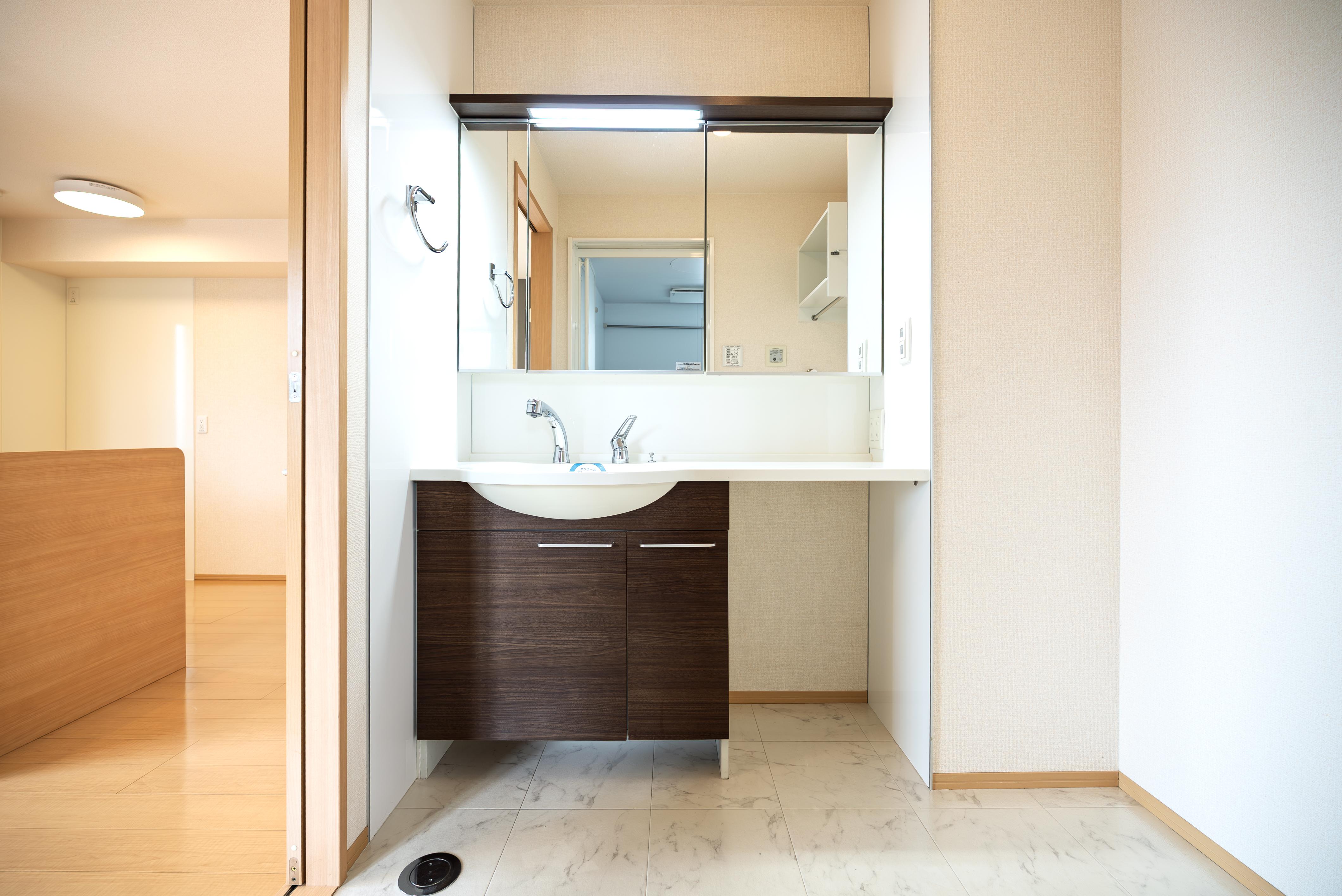 ★市役所・中心街まで徒歩圏内★3階建★都市ガス★インターネット無料★エクセルステージA