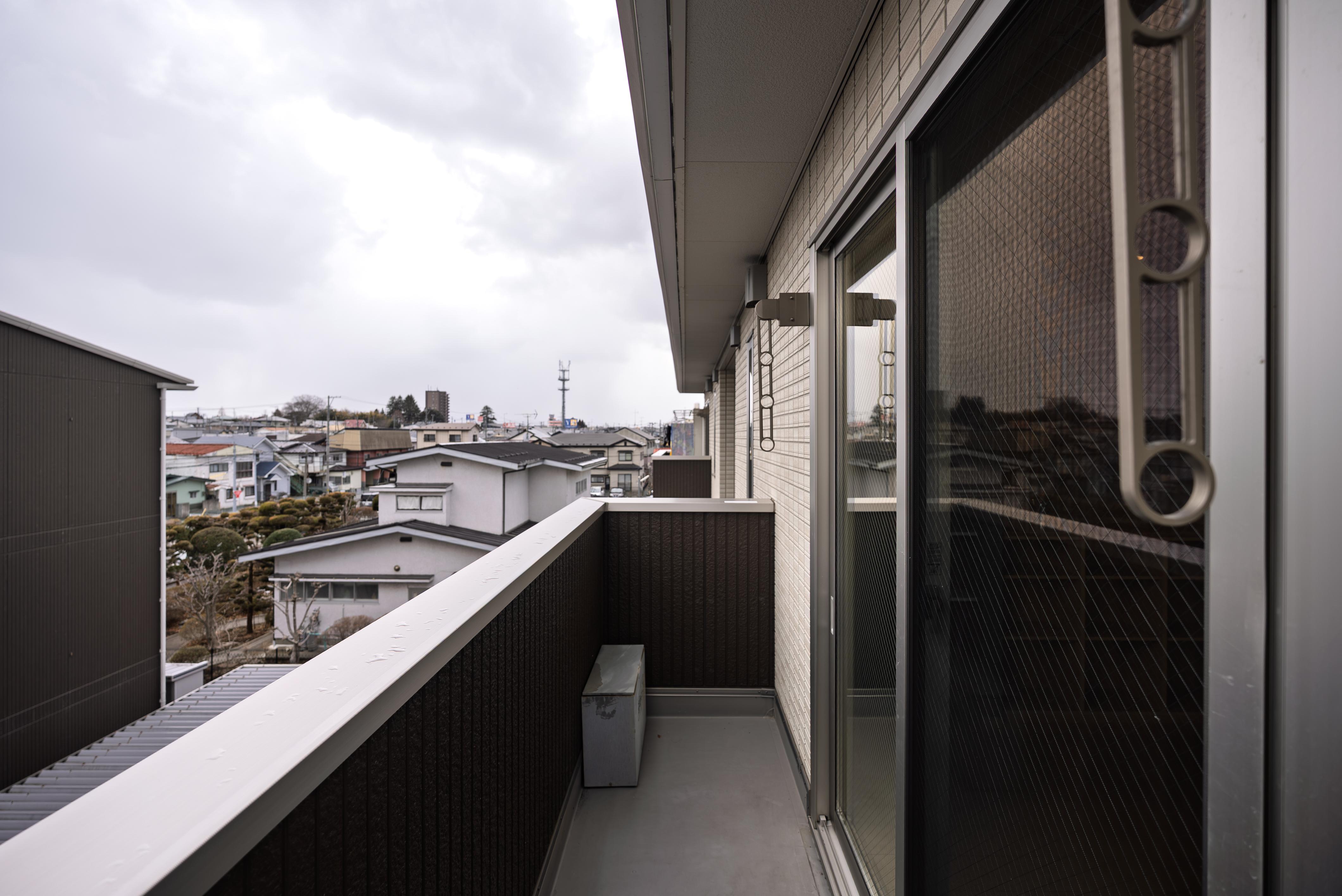 ★市役所・中心街まで徒歩圏内★3階建★都市ガス★インターネット無料★エクセルステージA