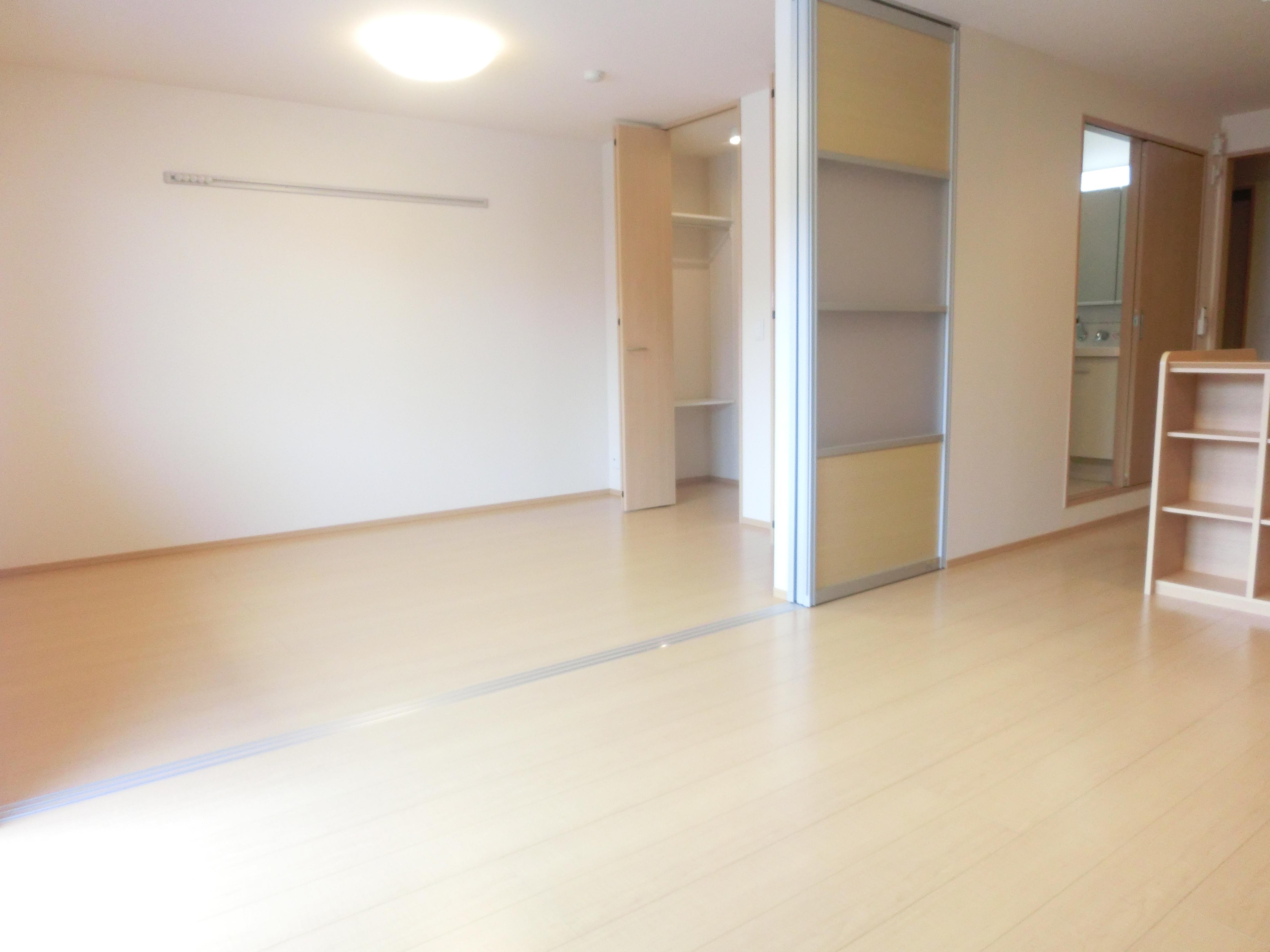 ★市役所・中心街まで徒歩圏内★3階建★都市ガス★インターネット無料★エクセルステージB