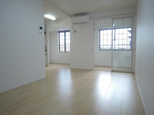 ★大東建託★ノイ ブリーゼ