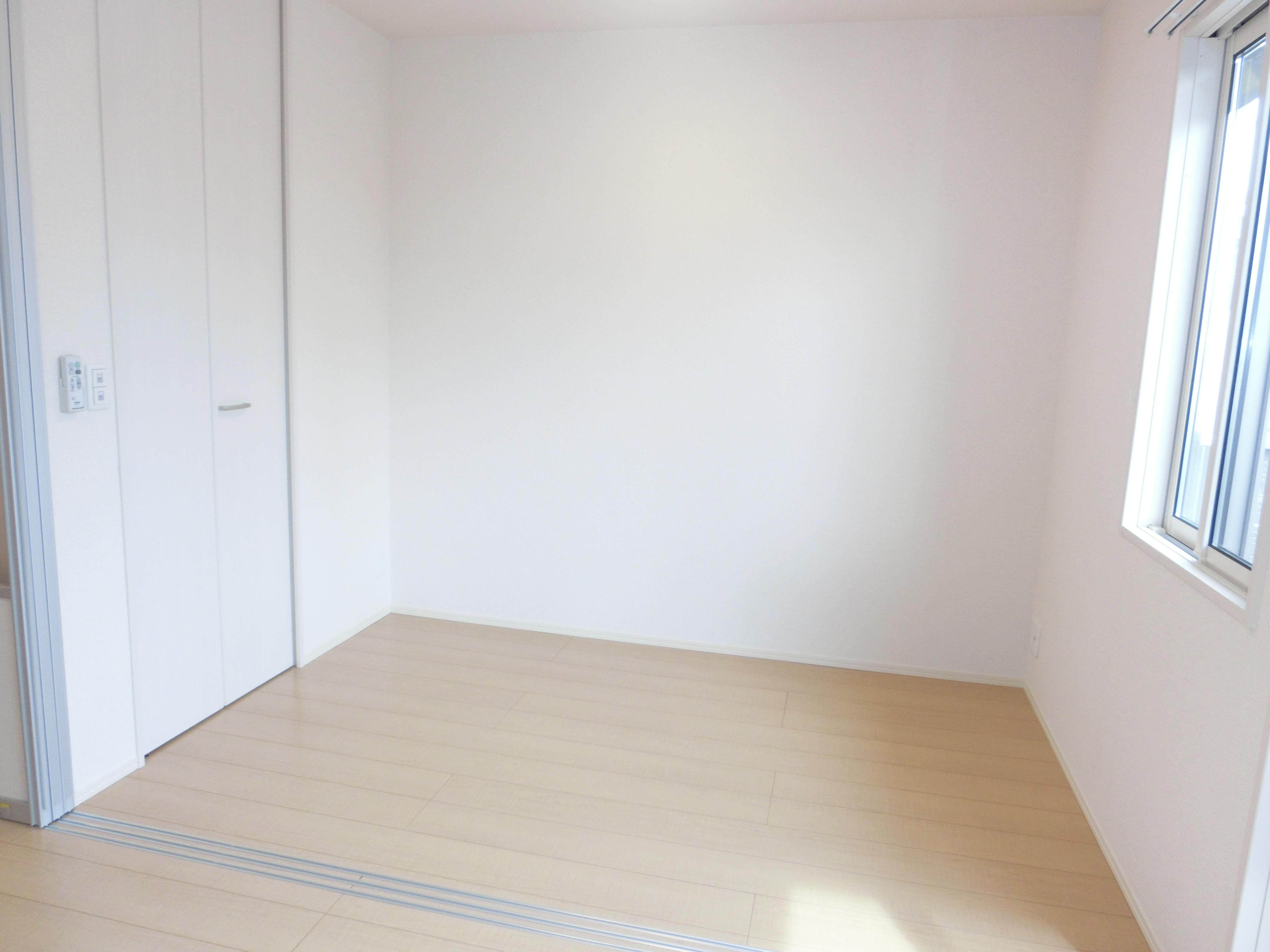 ★D-room★ペット可(小型犬)★インターネット無料★フルール類家