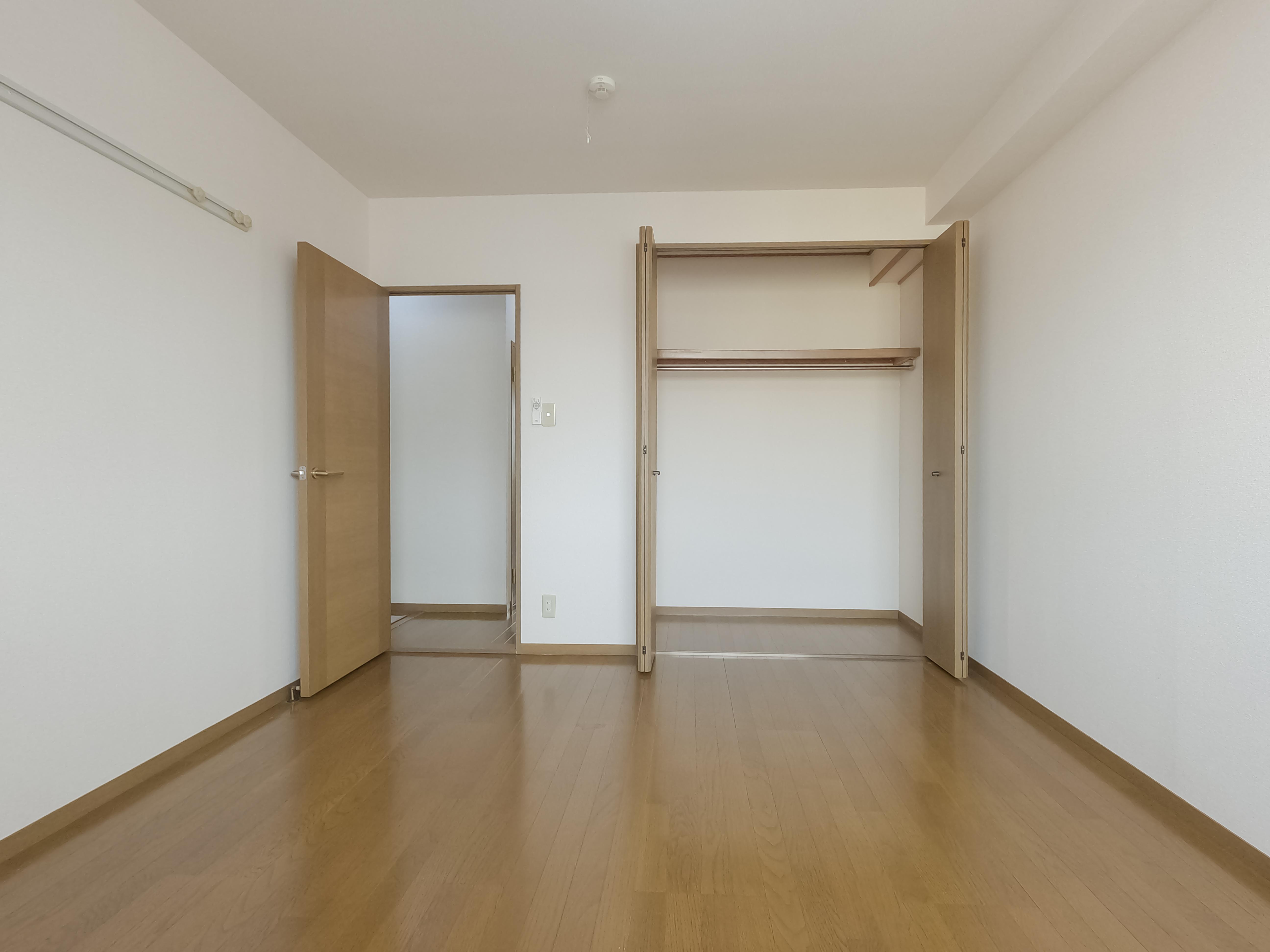 ★D-room★インターネットWi-Fi無料★プチセジュール洲先町