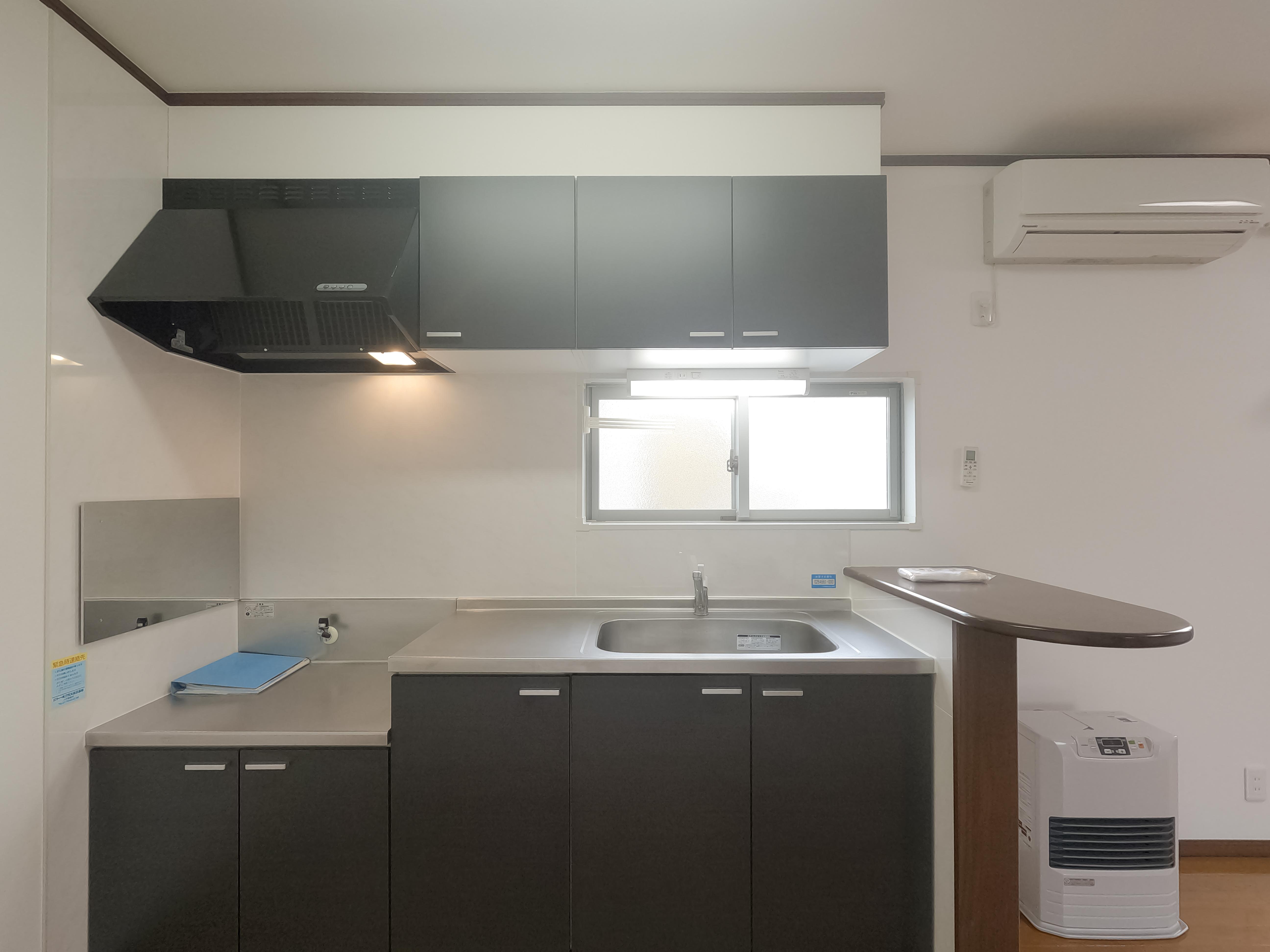 ★日本住宅★ガレージ付★インターネット無料★コーポ20T