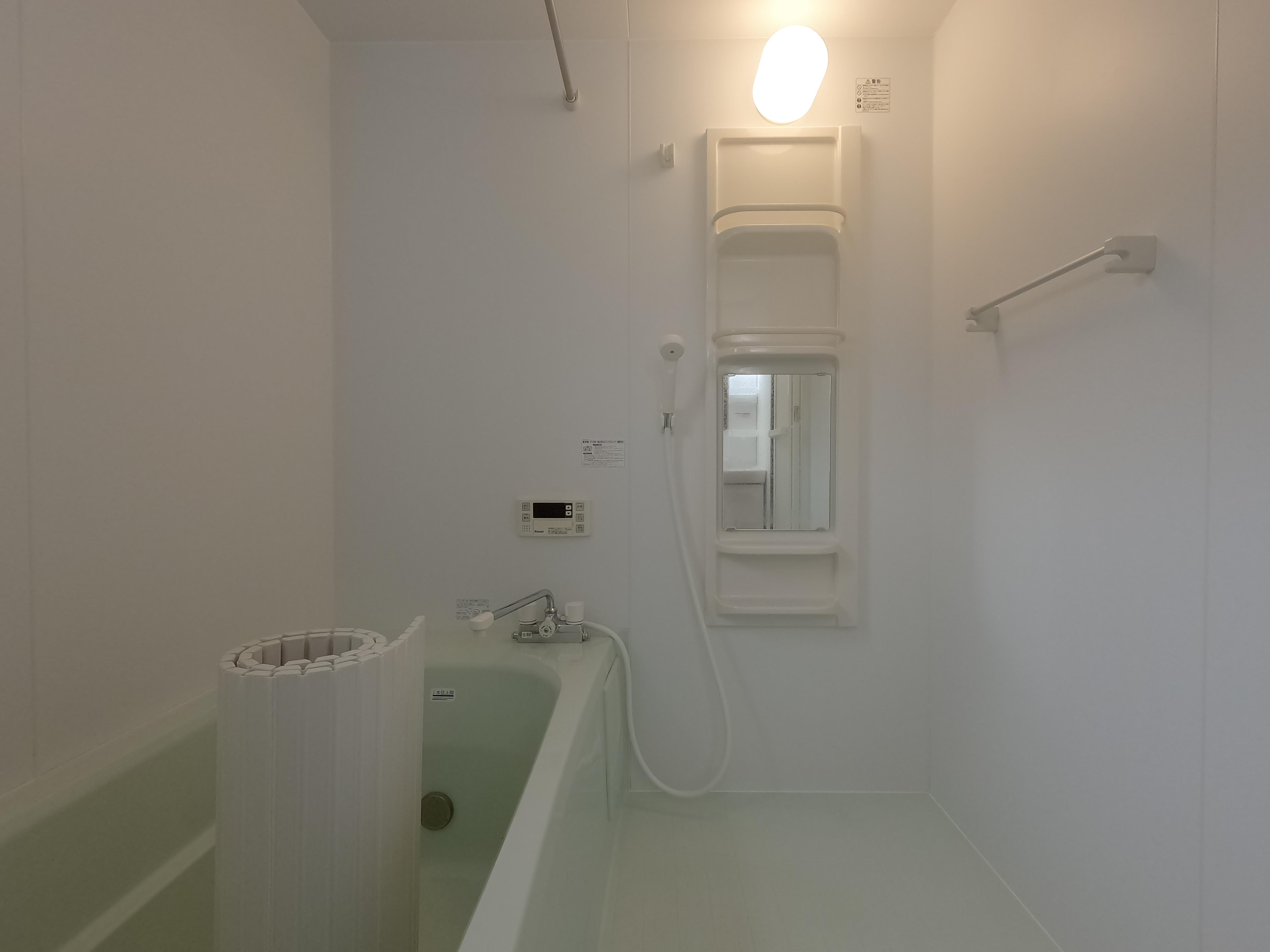 ★日本住宅★ガレージ付★インターネット無料★コーポ20T