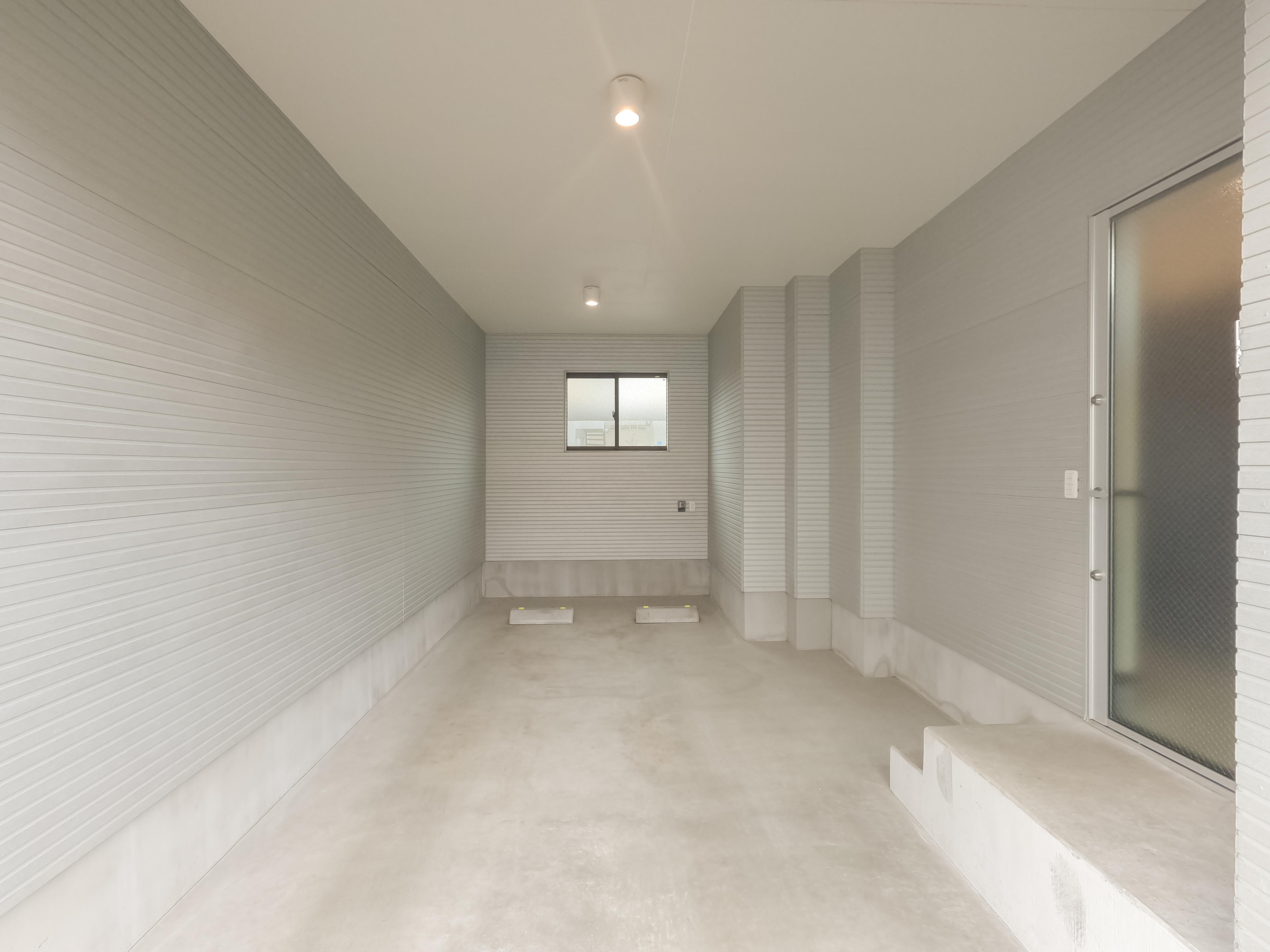 ★日本住宅★ガレージ付★インターネット無料★コーポ20T