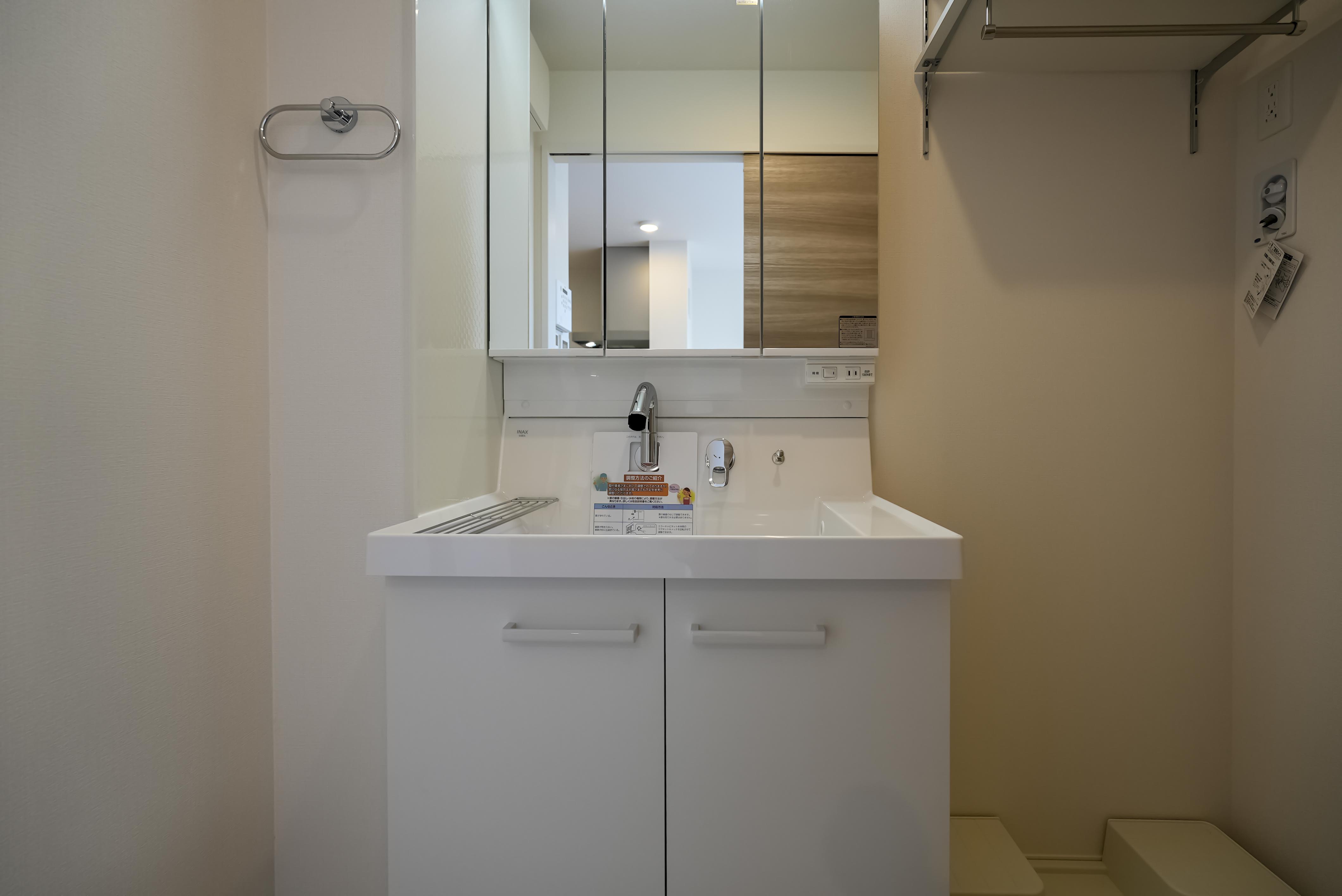 ★D-room★インターネットWi-Fi無料★ヴィラ カスターニャ