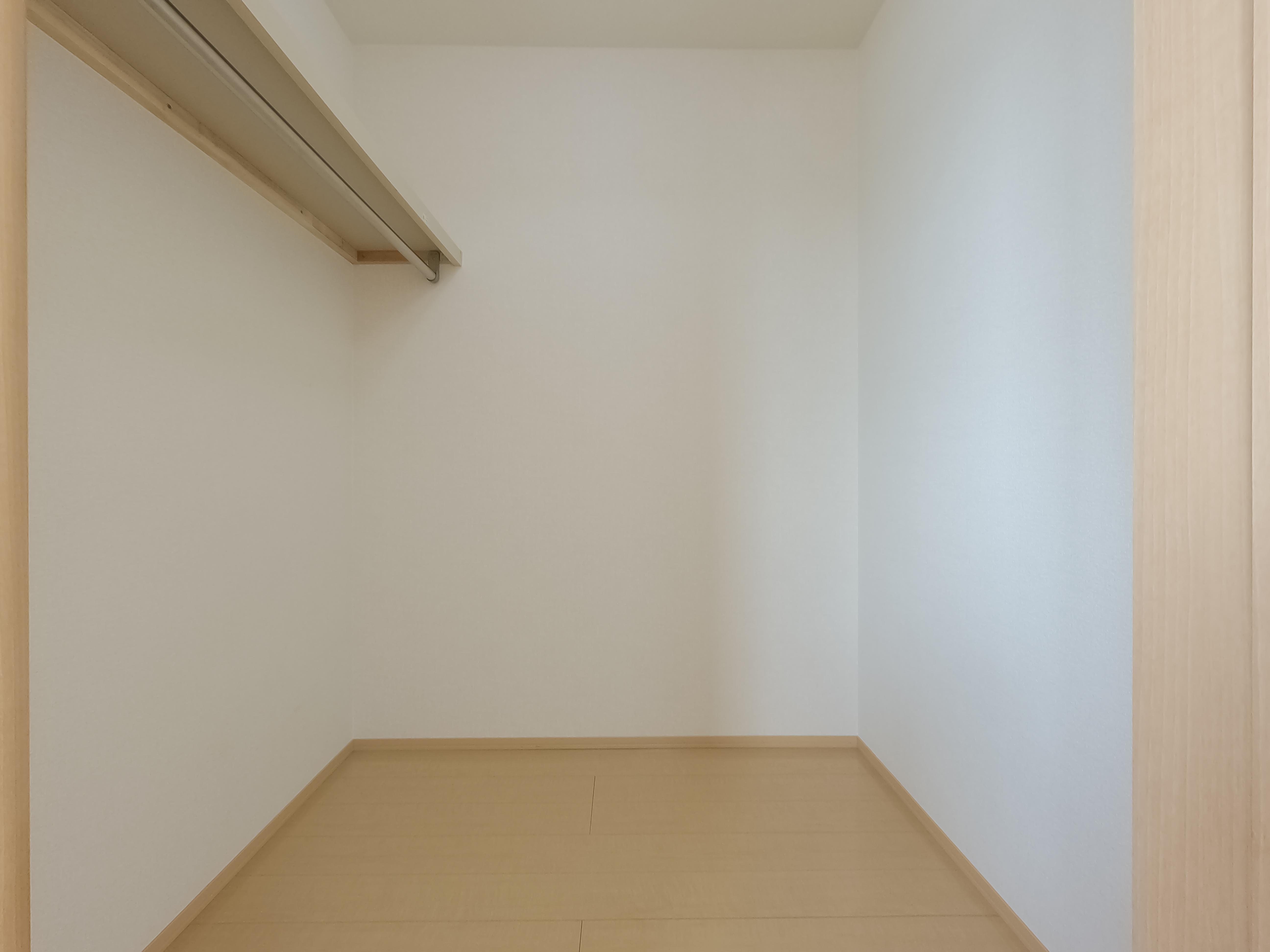 ★D-room★ペット可(小型犬のみ)★インターネットWi-Fi無料★ソレアードコートKARUNI