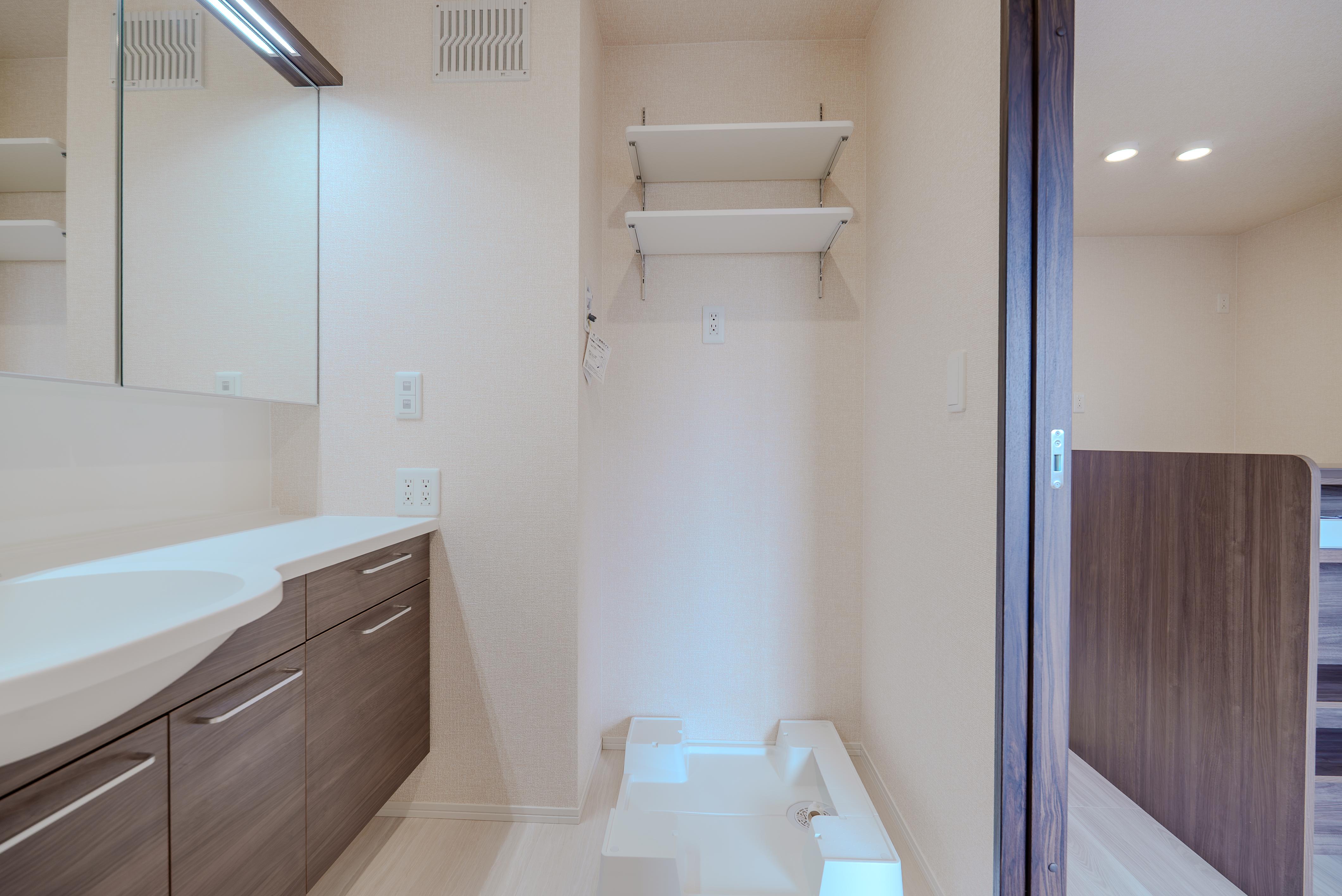 ★D-room★太陽光発電ZEH-M★インターネット無料★新築★レスア柏崎Ⅱ